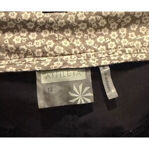 Athleta Women's Athletic Shorts in Black with Tan Floral Waistband